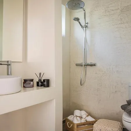 Malibu Suites & Apartment