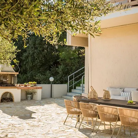 Malibu Suites & Apartment