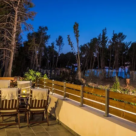 Malibu Suites &