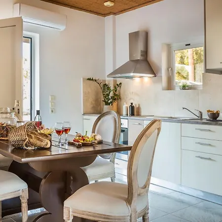 Malibu Suites & Kefalonia Island